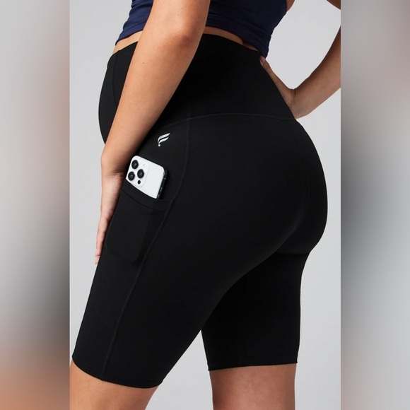 Fabletics NWT PureLuxe Maternity Bicycle Shorts - Black Size M - Picture 3 of 10